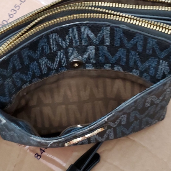 Purses black and gray crossbody. Adjustable strap - Picture 6 of 13